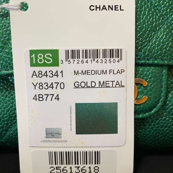 RARE Stunning Chanel 18s Caviar green large wallet - Picture 8 of 9